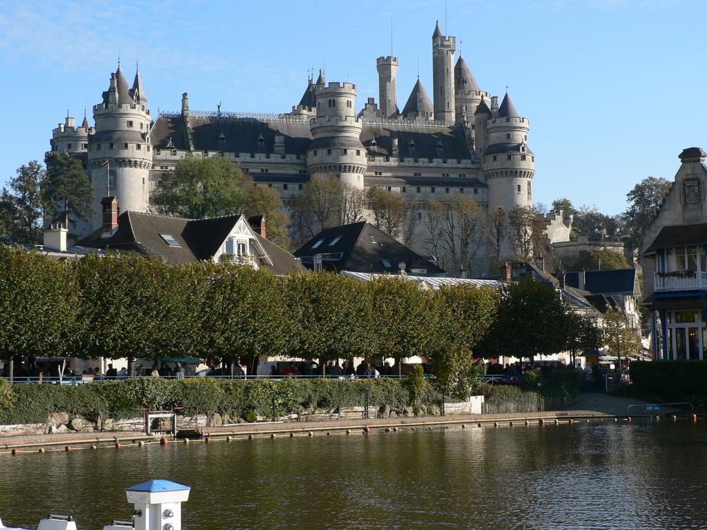 Aux Bles D'Or Hotel Pierrefonds Room photo