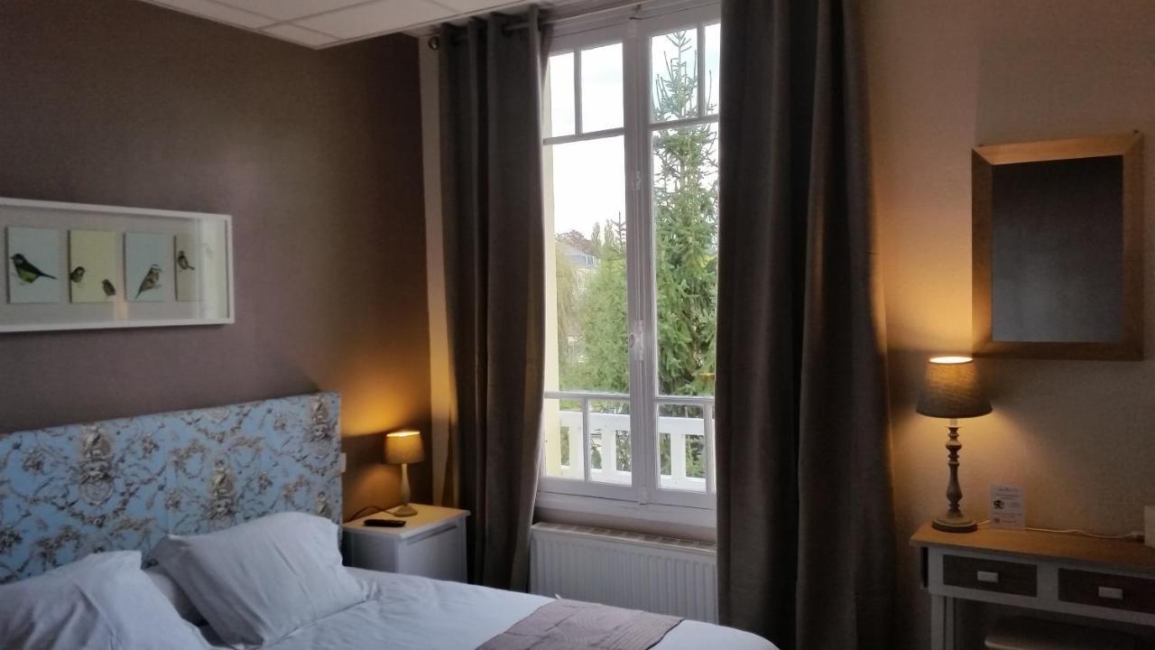 Aux Bles D'Or Hotel Pierrefonds Room photo